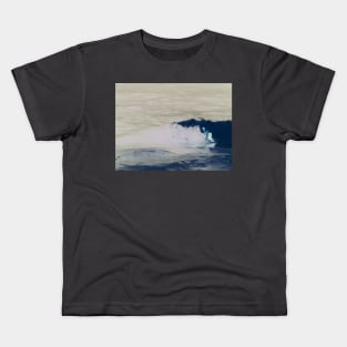 gold coast surfer Kids T-Shirt